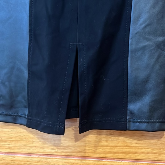 Black faux leather pencil skirt - Picture 3 of 4